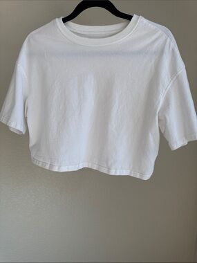 SHEIN White Cropped Crewneck Tee